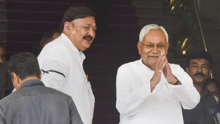 Bihar: Congress convenes a meeting of MLAs, may agree to go with Nitish Kumar!