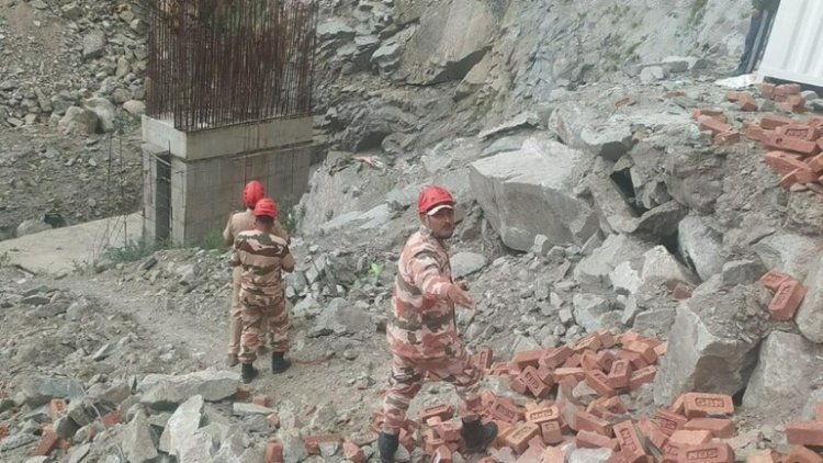 Under construction building collapses in J&K's Janipur area, people feared trapped under debris