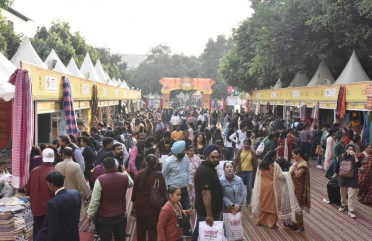 Splendor of the trade fair returned, 32 thousand people arrived on Saturday; Fair emerged as a shopping destination