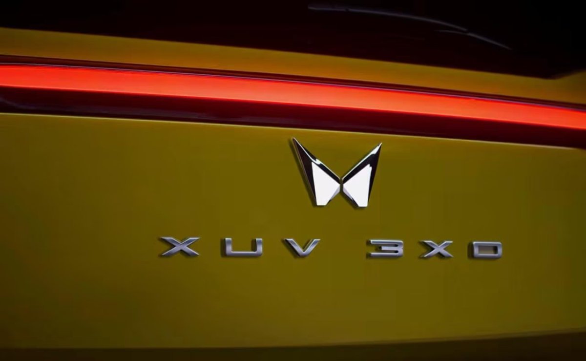 Mahindra XUV 3XO: पैनोरमिक सनरूफ के साथ सब 4 मीटर SUV