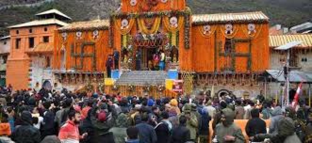 भू-बैकुंठ बद्रीनाथ धाम के खुले कपाट,हजारों श्रद्धालु बने पावन अवसर के साक्षी