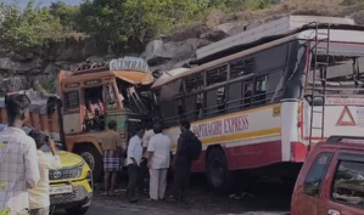 बेंगलुरु-तिरुपति राजमार्ग पर भीषण हादसा, आठ की मौत, कई घायल