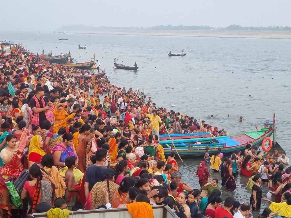 बक्सर में आर्द्रा स्नान पर उमड़ा आस्था का सैलाब, 20 हजार श्रद्धालुओं ने गंगा में लगाई डुबकी बक्सर में आर्द्रा स्नान पर उमड़ा आस्था का सैलाब, 20 हजार श्रद्धालुओं ने गंगा में लगाई डुबकी