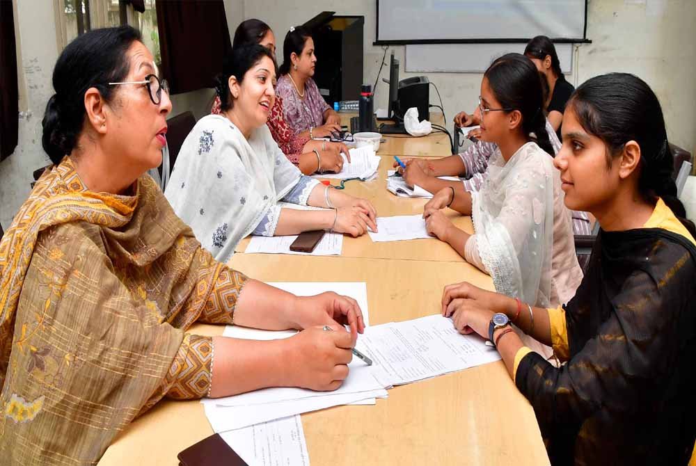 छत्तीसगढ़ में BTech एडमिशन प्रक्रिया शुरू, कल से ऑनलाइन काउंसिलिंग का पहला चरण छत्तीसगढ़ में BTech एडमिशन प्रक्रिया शुरू, कल से ऑनलाइन काउंसिलिंग का पहला चरण