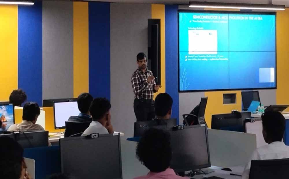 बस्तर के 30 मेधावी छात्र सीखेंगे सेमीकंडक्टर तकनीक, IIT मद्रास में मिलेगा विशेष प्रशिक्षण बस्तर के 30 मेधावी छात्र सीखेंगे सेमीकंडक्टर तकनीक, IIT मद्रास में मिलेगा विशेष प्रशिक्षण