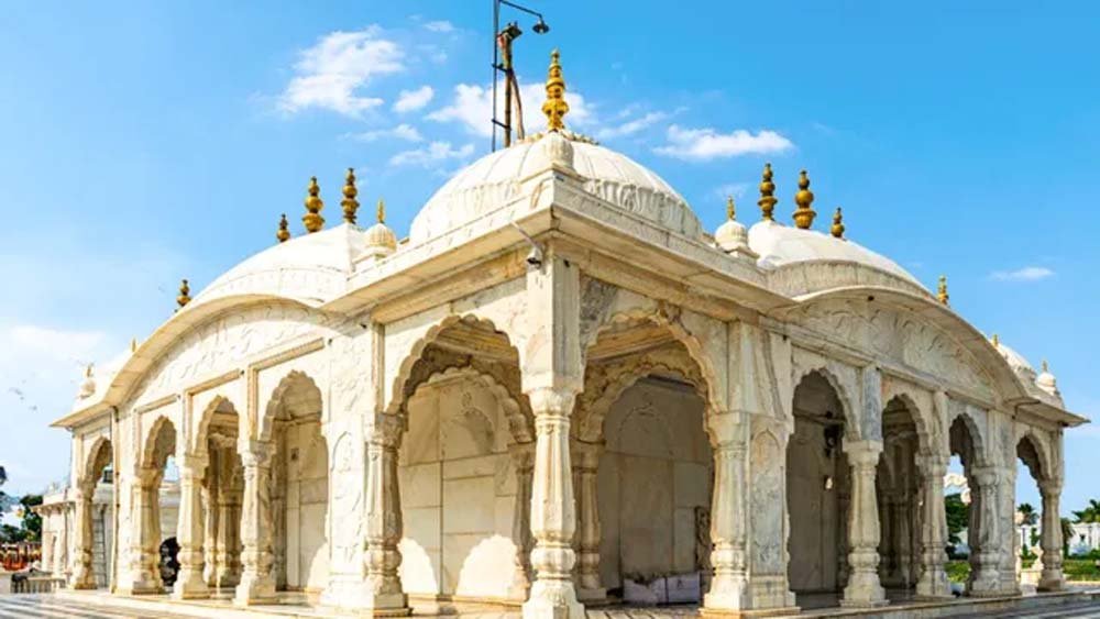पावापुरी जल मंदिर के पास बनेगा पर्यटक सूचना केंद्र, श्रद्धालुओं को मिलेगी सुविधा पावापुरी जल मंदिर के पास बनेगा पर्यटक सूचना केंद्र, श्रद्धालुओं को मिलेगी सुविधा