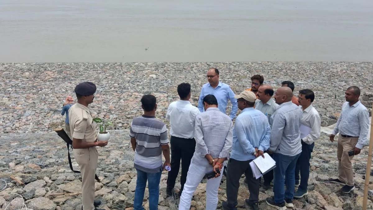बिहार में बाढ़ से पहले तैयारी तेज, 381 स्थलों पर सुरक्षा कार्य जारी बिहार में बाढ़ से पहले तैयारी तेज, 381 स्थलों पर सुरक्षा कार्य जारी