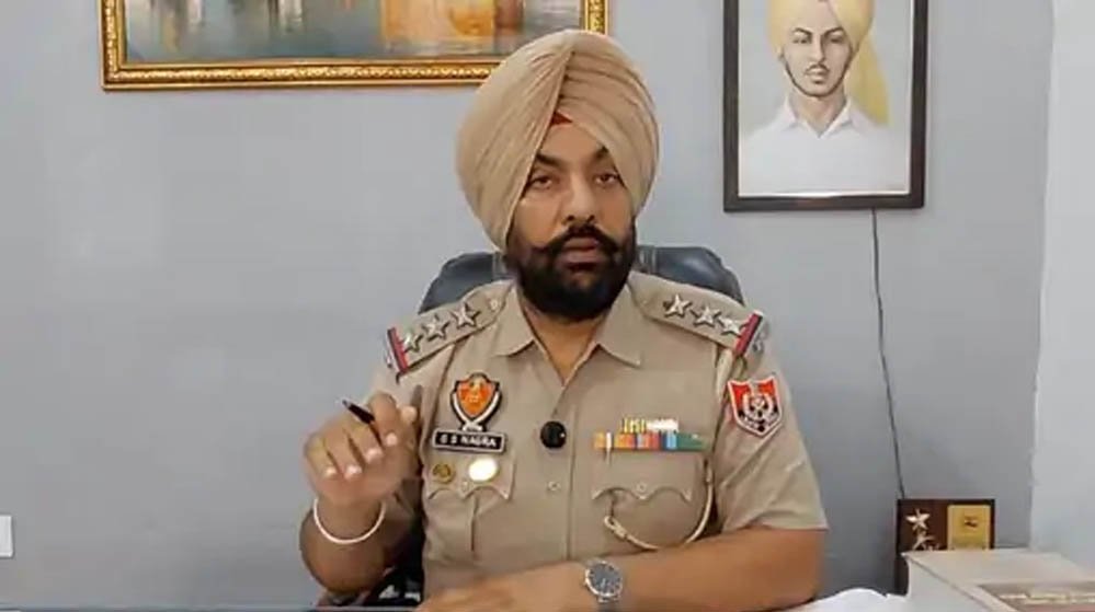 ₹4 करोड़ फिरौती केस में पंजाब पुलिस का SHO गिरफ्तार, AAP वर्कर मर्डर और गैंगस्टर कनेक्शन से बढ़ीं मुश्किलें ₹4 करोड़ फिरौती केस में पंजाब पुलिस का SHO गिरफ्तार, AAP वर्कर मर्डर और गैंगस्टर कनेक्शन से बढ़ीं मुश्किलें