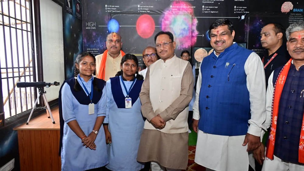 नई पीढ़ी का भविष्य संवारना ही हमारी सबसे बड़ी जिम्मेदारी : मुख्यमंत्री विष्णुदेव साय नई पीढ़ी का भविष्य संवारना ही हमारी सबसे बड़ी जिम्मेदारी : मुख्यमंत्री विष्णुदेव साय