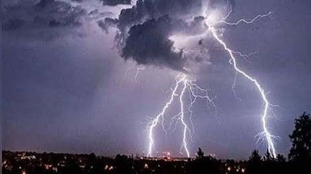 झारखंड में अगले दो दिन भारी बारिश का अलर्ट, वज्रपात से पांच मौतें झारखंड में अगले दो दिन भारी बारिश का अलर्ट, वज्रपात से पांच मौतें
