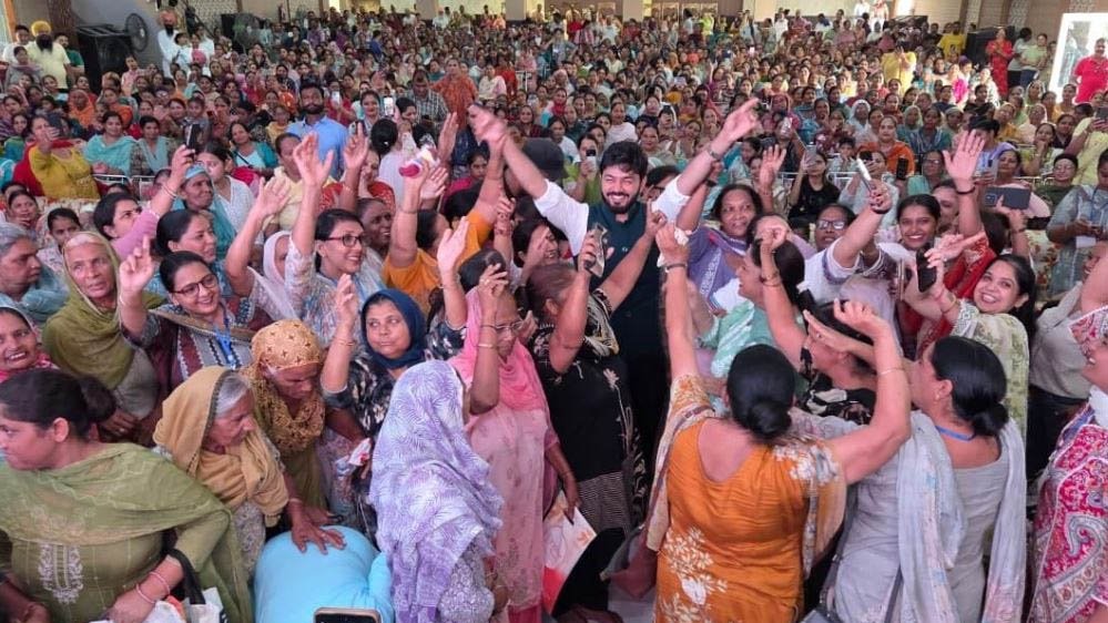 मावां-धीयां सत्कार योजना शुरू, CM मान ने महिलाओं के खातों में ट्रांसफर किए ₹1100 करोड़ मावां-धीयां सत्कार योजना शुरू, CM मान ने महिलाओं के खातों में ट्रांसफर किए ₹1100 करोड़