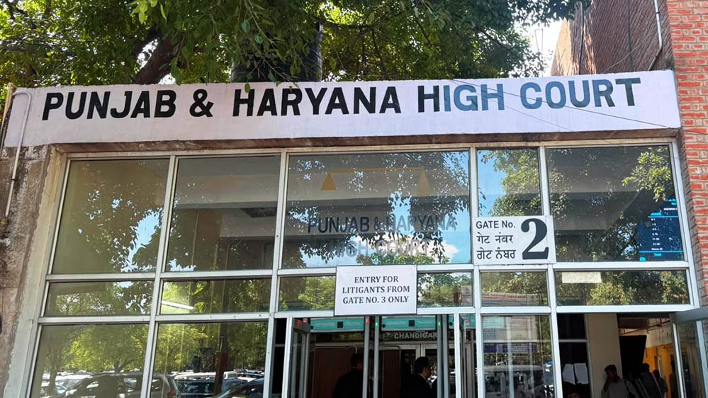 पंजाब-हरियाणा हाईकोर्ट का बड़ा फैसला: पैसे वापस मांगना आत्महत्या के लिए उकसाना नहीं, सामूहिक सुसाइड केस की FIR रद्द पंजाब-हरियाणा हाईकोर्ट का बड़ा फैसला: पैसे वापस मांगना आत्महत्या के लिए उकसाना नहीं, सामूहिक सुसाइड केस की FIR रद्द