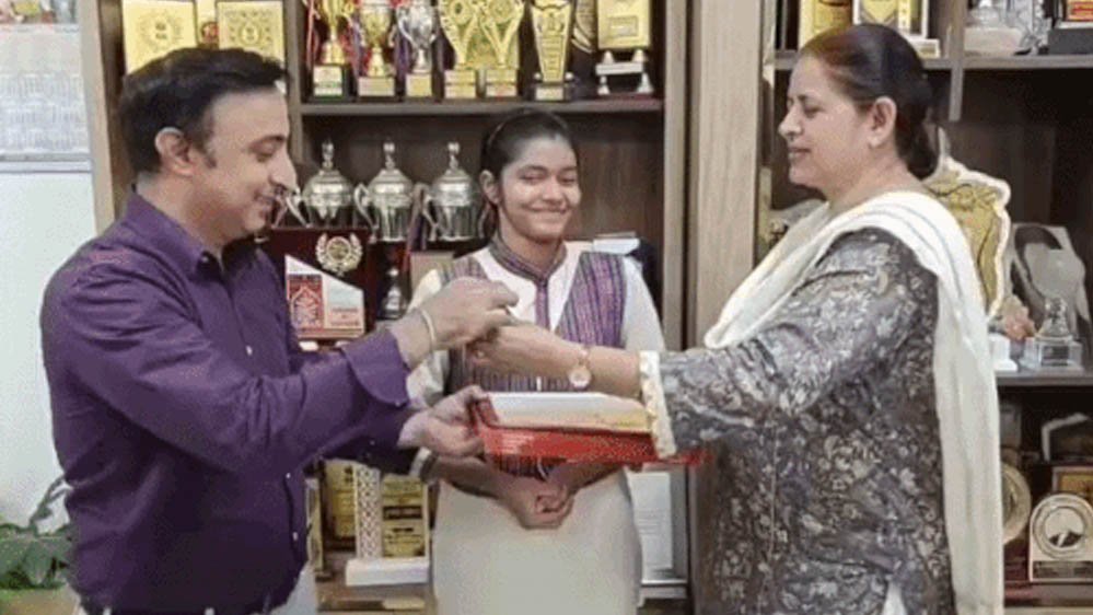 अमृतसर की छात्रा का अंतरराष्ट्रीय शक्तिसैट मिशन के लिए चयन, चंद्रमा की कक्षा में भेजे जाने वाले सैटेलाइट प्रोजेक्ट में निभाएंगी अहम भूमिका अमृतसर की छात्रा का अंतरराष्ट्रीय शक्तिसैट मिशन के लिए चयन, चंद्रमा की कक्षा में भेजे जाने वाले सैटेलाइट प्रोजेक्ट में निभाएंगी अहम भूमिका