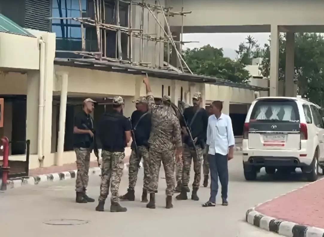 अजमेर बम धमकी ईमेल मामले में गुजरात से आरोपी गिरफ्तार, पुलिस रिमांड पर पूछताछ जारी अजमेर बम धमकी ईमेल मामले में गुजरात से आरोपी गिरफ्तार, पुलिस रिमांड पर पूछताछ जारी