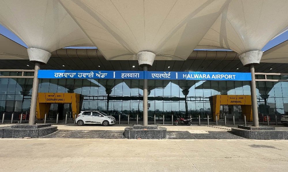 हलवारा आ रही एयर इंडिया फ्लाइट में आई दोहरी मुश्किल, पहले तकनीकी खराबी फिर खराब मौसम बना वजह हलवारा आ रही एयर इंडिया फ्लाइट में आई दोहरी मुश्किल, पहले तकनीकी खराबी फिर खराब मौसम बना वजह