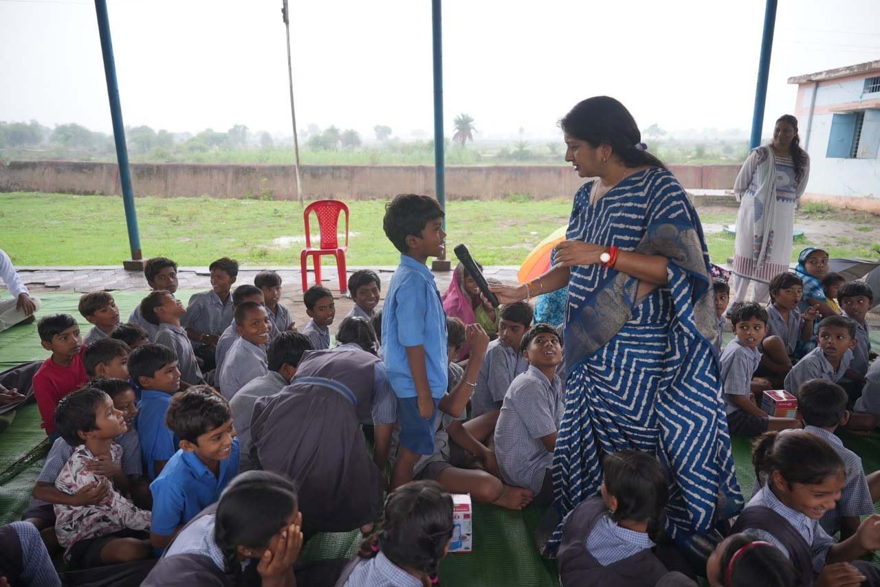 सोशल मीडिया की गुहार पर गांव पहुंची बाल चौपाल, बच्चों को मिले अधिकारों के सबक सोशल मीडिया की गुहार पर गांव पहुंची बाल चौपाल, बच्चों को मिले अधिकारों के सबक