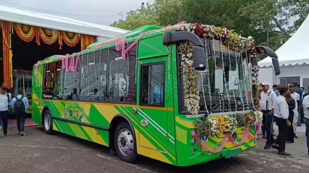दिल्ली में चलेंगी 50 नई महिला स्पेशल इलेक्ट्रिक बसें, सुरक्षा होगी मजबूत दिल्ली में चलेंगी 50 नई महिला स्पेशल इलेक्ट्रिक बसें, सुरक्षा होगी मजबूत
