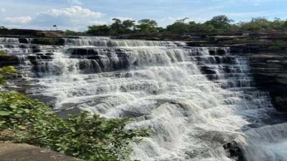 मानसून में झारखंड के जलप्रपातों का जलवा, सोशल मीडिया पर वायरल हो रही खूबसूरती मानसून में झारखंड के जलप्रपातों का जलवा, सोशल मीडिया पर वायरल हो रही खूबसूरती