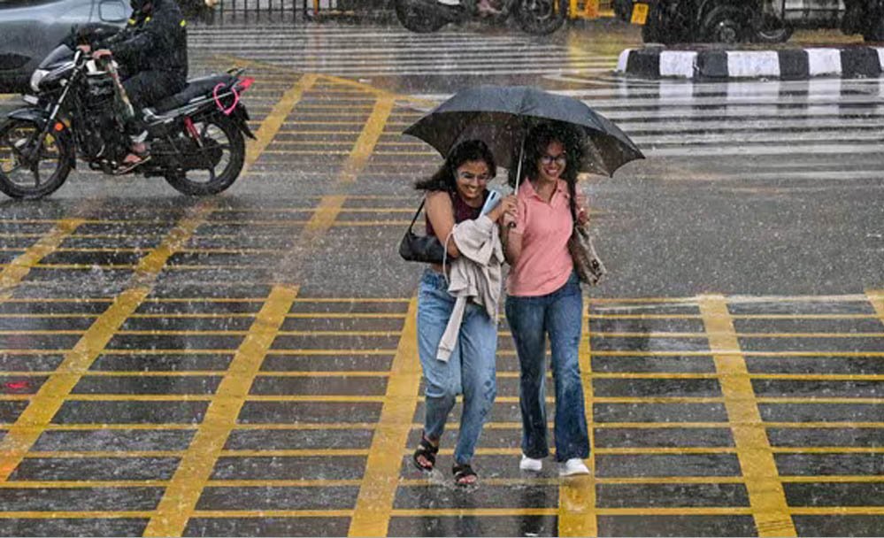 पंजाब में मौसम का बड़ा अलर्ट: जालंधर में मूसलाधार बारिश, 10 जिलों में चेतावनी; चंडीगढ़-हिमाचल भी सतर्क पंजाब में मौसम का बड़ा अलर्ट: जालंधर में मूसलाधार बारिश, 10 जिलों में चेतावनी; चंडीगढ़-हिमाचल भी सतर्क
