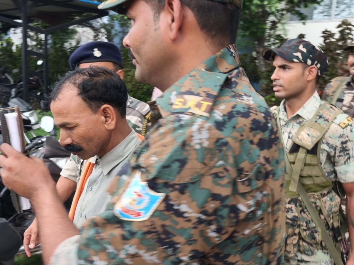 झारखंड में बड़ी कामयाबी, 25 लाख के इनामी नक्सली अजय महतो गिरफ्तार झारखंड में बड़ी कामयाबी, 25 लाख के इनामी नक्सली अजय महतो गिरफ्तार