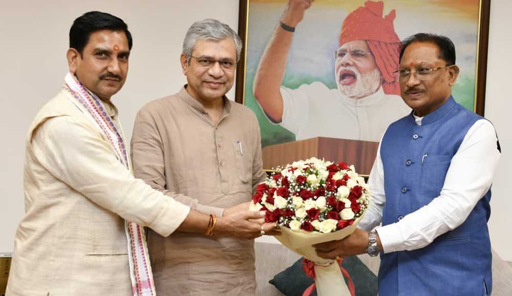 छत्तीसगढ़ में बस्तर से सरगुजा तक रेल संपर्क मजबूत करने की दिशा में बड़ा कदम छत्तीसगढ़ में बस्तर से सरगुजा तक रेल संपर्क मजबूत करने की दिशा में बड़ा कदम