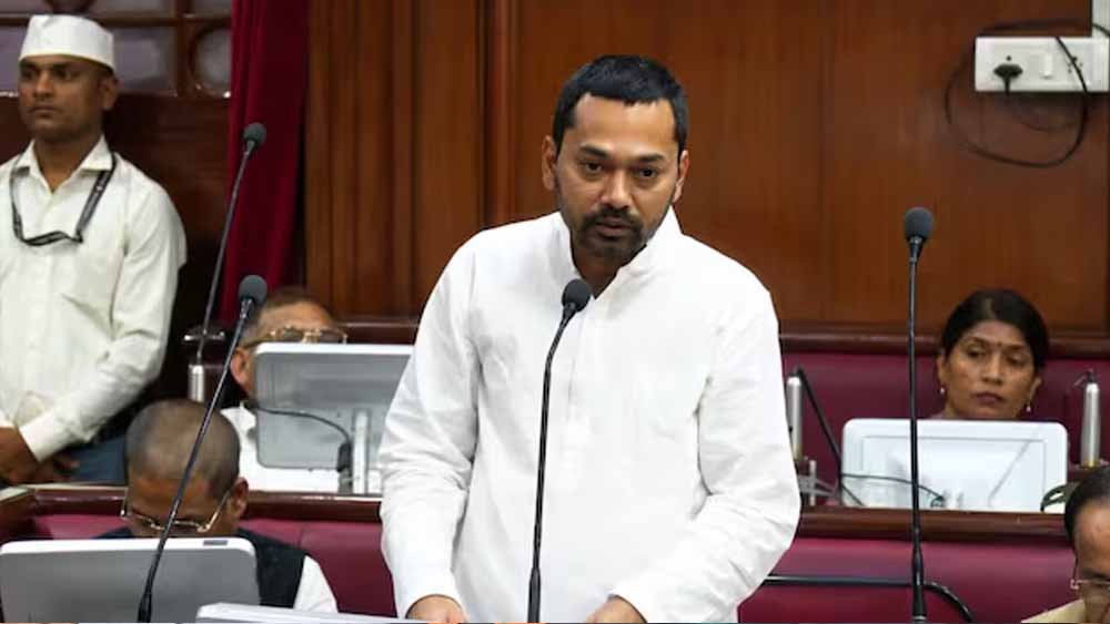 बिहार विधानमंडल में 21 साल में पहली बार नहीं पहुंचे नीतीश कुमार, सम्राट सरकार के बीच निशांत की नसीहत बिहार विधानमंडल में 21 साल में पहली बार नहीं पहुंचे नीतीश कुमार, सम्राट सरकार के बीच निशांत की नसीहत