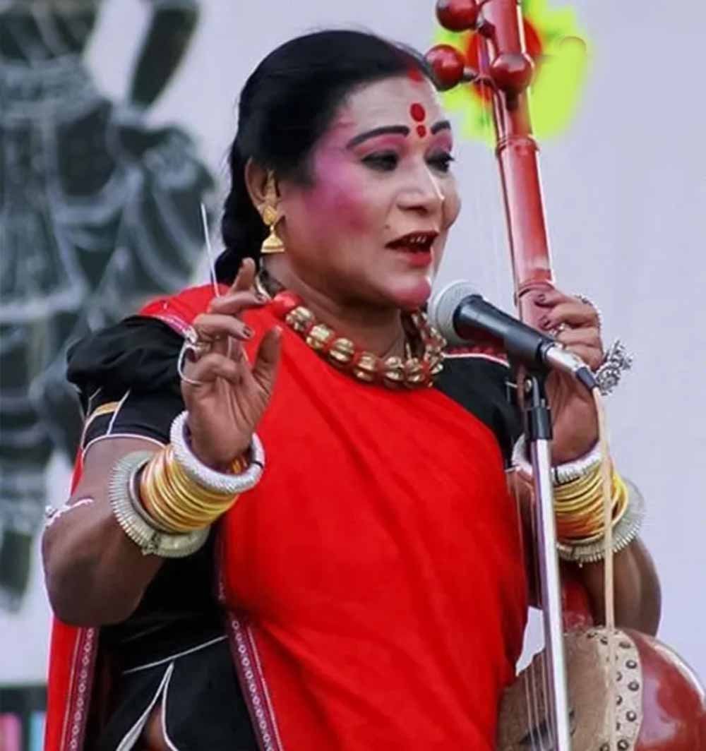 पुरुषों के बीच कपालिक शैली में गाकर बनीं पहचान, ऐसे मिली तीजन बाई को विश्वभर में प्रसिद्धि पुरुषों के बीच कपालिक शैली में गाकर बनीं पहचान, ऐसे मिली तीजन बाई को विश्वभर में प्रसिद्धि