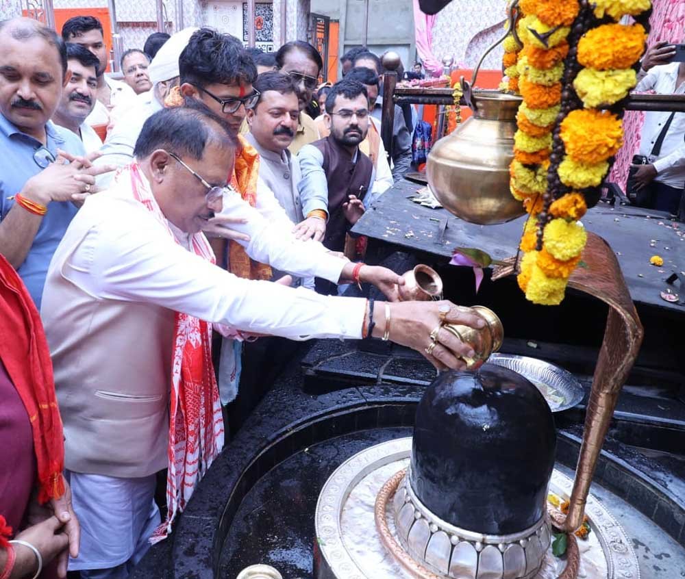 गुरु पूर्णिमा पर कोसमनारा पहुंचे मुख्यमंत्री विष्णु देव साय, सत्यनारायण बाबा धाम में की पूजा-अर्चना गुरु पूर्णिमा पर कोसमनारा पहुंचे मुख्यमंत्री विष्णु देव साय, सत्यनारायण बाबा धाम में की पूजा-अर्चना
