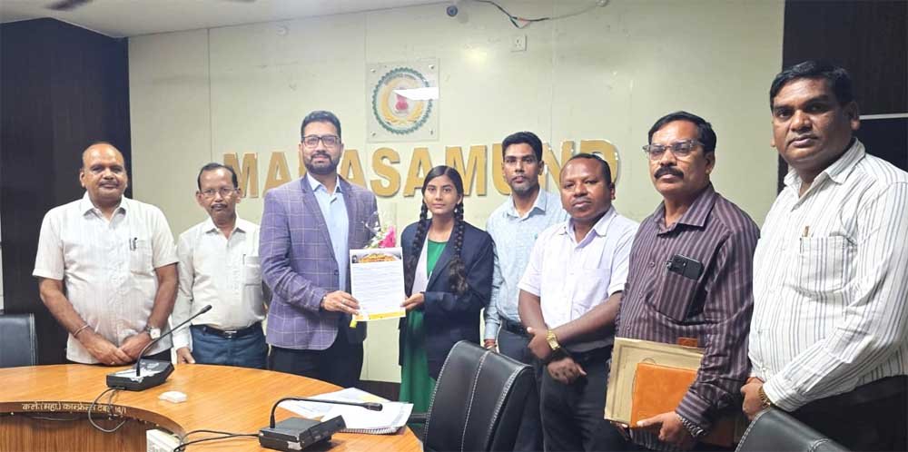 छत्तीसगढ़ की इकलौती छात्रा, महासमुंद की बेटी का कमाल छत्तीसगढ़ की इकलौती छात्रा, महासमुंद की बेटी का कमाल
