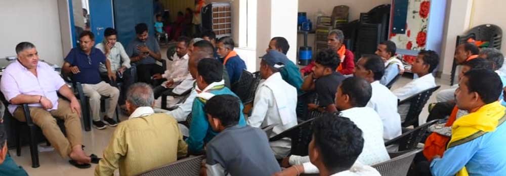 जनदर्शन में मंत्रीराजेश अग्रवाल ने सुनीं ग्रामीणों की समस्याएं, त्वरित समाधान के दिए निर्देश जनदर्शन में मंत्रीराजेश अग्रवाल ने सुनीं ग्रामीणों की समस्याएं, त्वरित समाधान के दिए निर्देश