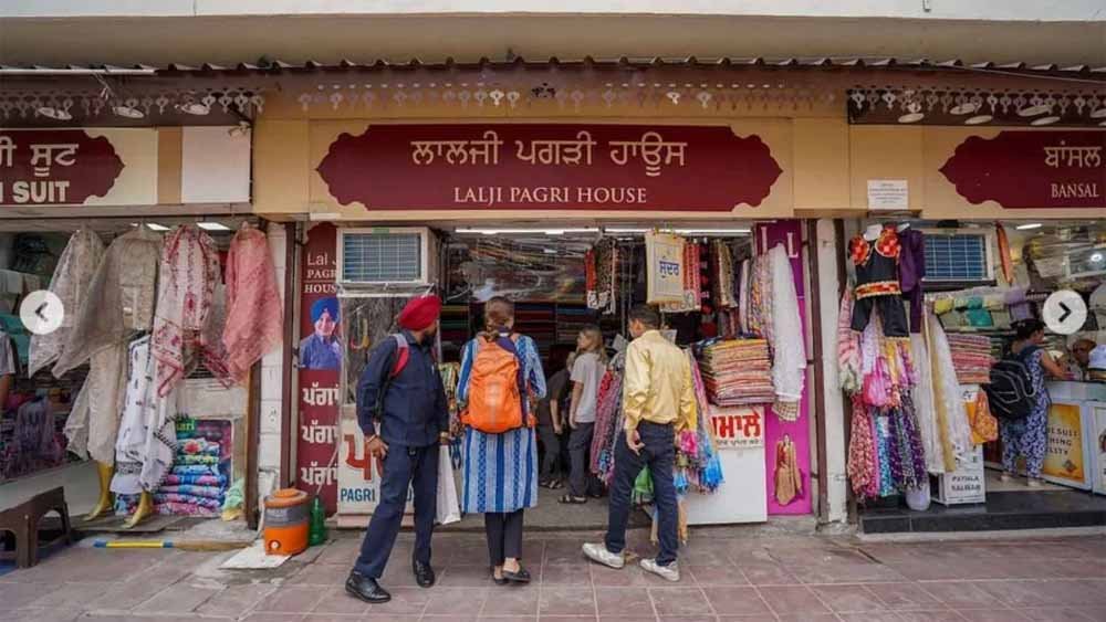 पंजाब में दुकानों के साइन बोर्ड पर पंजाबी भाषा अनिवार्य, सरकार ने जारी किए सख्त निर्देश पंजाब में दुकानों के साइन बोर्ड पर पंजाबी भाषा अनिवार्य, सरकार ने जारी किए सख्त निर्देश