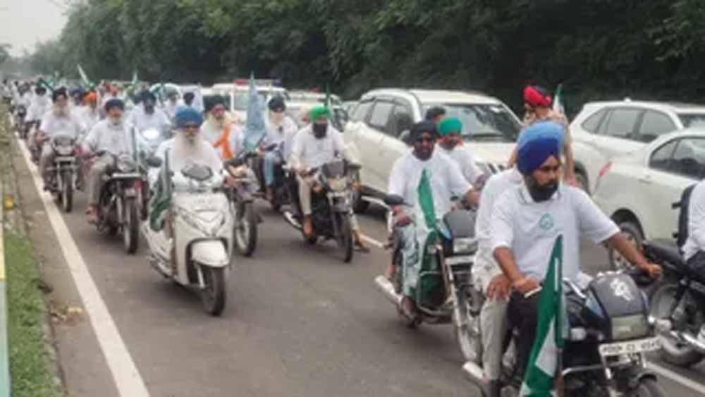 चंडीगढ़ में किसानों की रैली का असर, कई रूट डायवर्ट, स्कूलों की समय से पहले छुट्टी चंडीगढ़ में किसानों की रैली का असर, कई रूट डायवर्ट, स्कूलों की समय से पहले छुट्टी