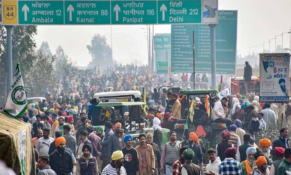 दिल्ली कूच पर निकले पंजाब के किसान, खनौरी-शंभू बॉर्डर सील, कटड़ा एक्सप्रेसवे बंद दिल्ली कूच पर निकले पंजाब के किसान, खनौरी-शंभू बॉर्डर सील, कटड़ा एक्सप्रेसवे बंद