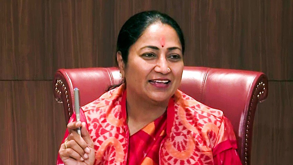 दिल्ली में प्राइवेट स्कूलों की मनमानी पर सख्ती! फीस बढ़ाने पर रेखा गुप्ता सरकार का बड़ा आदेश दिल्ली में प्राइवेट स्कूलों की मनमानी पर सख्ती! फीस बढ़ाने पर रेखा गुप्ता सरकार का बड़ा आदेश