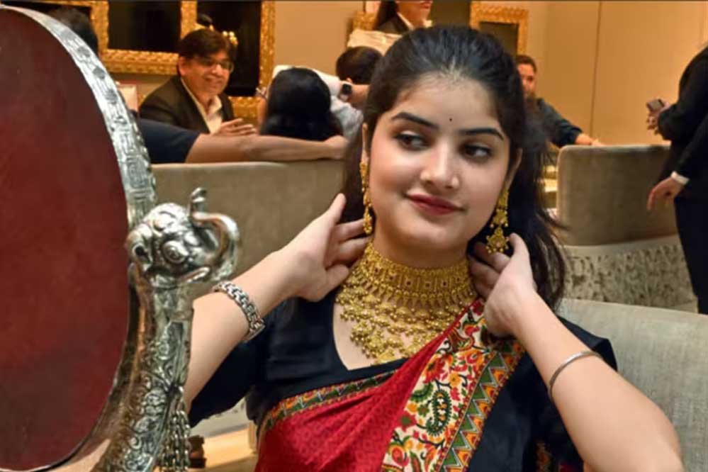 Silver Price Fall: चांदी में फिर बड़ी गिरावट, कितना और टूटेगा भाव? जानें आज 10 ग्राम 24 कैरेट सोने की कीमत Silver Price Fall: चांदी में फिर बड़ी गिरावट, कितना और टूटेगा भाव? जानें आज 10 ग्राम 24 कैरेट सोने की कीमत