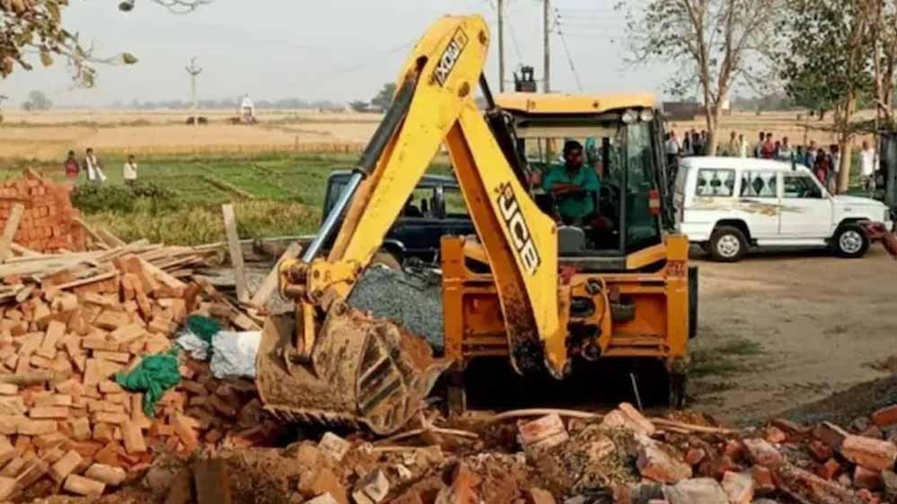 पटना में DM का बड़ा एक्शन, अतिक्रमण हटाकर खाली जमीन पर बनेंगे पार्क और बैडमिंटन कोर्ट पटना में DM का बड़ा एक्शन, अतिक्रमण हटाकर खाली जमीन पर बनेंगे पार्क और बैडमिंटन कोर्ट