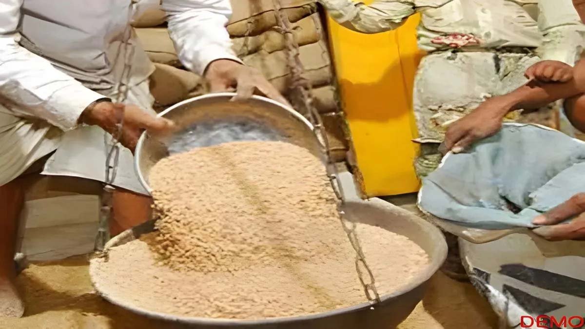 धनबाद में अगस्त का राशन वितरण अटका, डोर स्टेप डिलीवरी पर परिवहन ठेकेदारों ने खड़े किए हाथ धनबाद में अगस्त का राशन वितरण अटका, डोर स्टेप डिलीवरी पर परिवहन ठेकेदारों ने खड़े किए हाथ