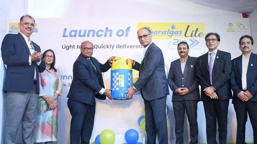BPCL ने लॉन्च किया 10 किलो LPG सिलेंडर, अब मिनटों में मिलेगा नया गैस कनेक्शन BPCL ने लॉन्च किया 10 किलो LPG सिलेंडर, अब मिनटों में मिलेगा नया गैस कनेक्शन