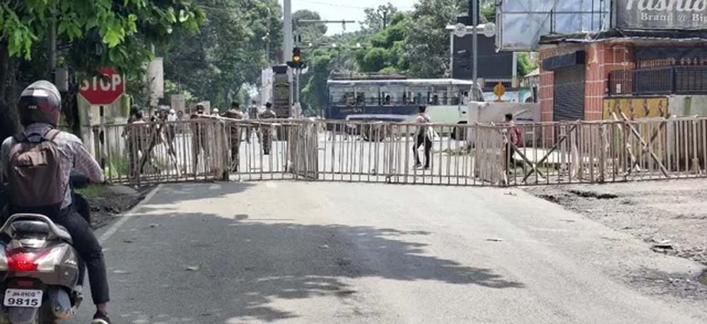JPSC-JSSC छात्रों के 20 अगस्त घेराव से पहले रांची में सुरक्षा बढ़ी, चप्पे-चप्पे पर पुलिस तैनात JPSC-JSSC छात्रों के 20 अगस्त घेराव से पहले रांची में सुरक्षा बढ़ी, चप्पे-चप्पे पर पुलिस तैनात