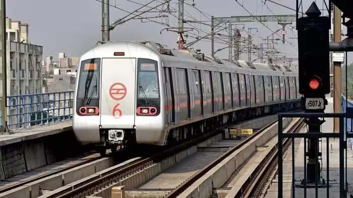 15 अगस्त पर दिल्ली मेट्रो का बड़ा ऐलान, सुबह 4 बजे से शुरू होगी सभी लाइनों पर सेवा 15 अगस्त पर दिल्ली मेट्रो का बड़ा ऐलान, सुबह 4 बजे से शुरू होगी सभी लाइनों पर सेवा