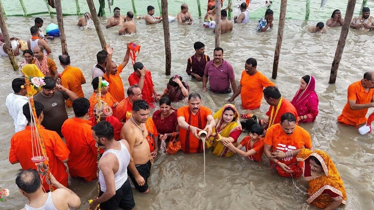 सावन की भक्ति में लीन हुए स्वास्थ्य मंत्री श्याम बिहारी जायसवाल, बाबा बैद्यनाथ और बासुकिनाथ के दरबार में टेका माथा सावन की भक्ति में लीन हुए स्वास्थ्य मंत्री श्याम बिहारी जायसवाल, बाबा बैद्यनाथ और बासुकिनाथ के दरबार में टेका माथा