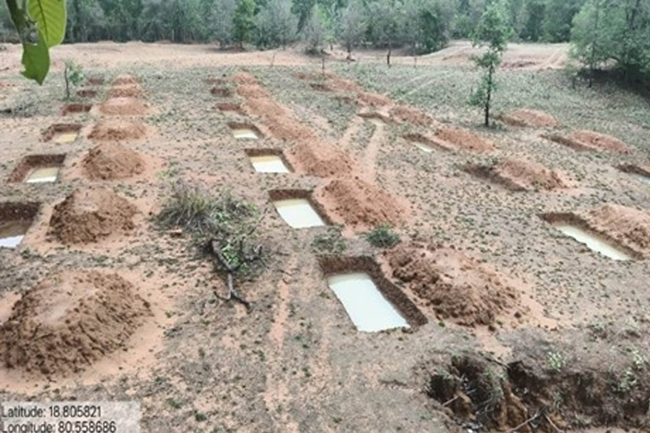 मनरेगा से बदली निम्मलगुड़ा की तस्वीर-500 जल अवशोषण ट्रेंच से बढ़ा भू-जल स्तर, 1,801 मानव-दिवस का मिला रोजगार मनरेगा से बदली निम्मलगुड़ा की तस्वीर-500 जल अवशोषण ट्रेंच से बढ़ा भू-जल स्तर, 1,801 मानव-दिवस का मिला रोजगार