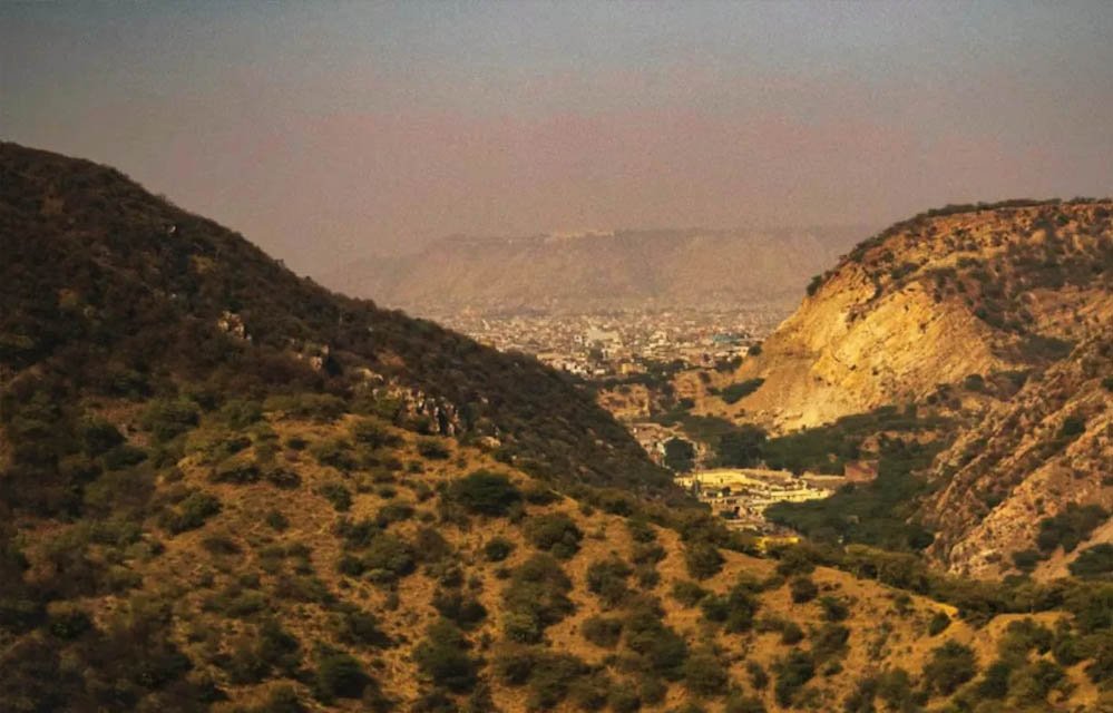 अरावली संरक्षण पर सुप्रीम कोर्ट की हाई पावर कमेटी का राजस्थान दौरा, 6 से 10 अगस्त तक होगा फील्ड सर्वे अरावली संरक्षण पर सुप्रीम कोर्ट की हाई पावर कमेटी का राजस्थान दौरा, 6 से 10 अगस्त तक होगा फील्ड सर्वे