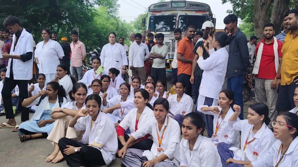 नर्सिंग कॉलेज के 90% छात्र फेल, 12 हजार रुपये लेकर रिजल्ट ‘मैनेज’ करने का आरोप