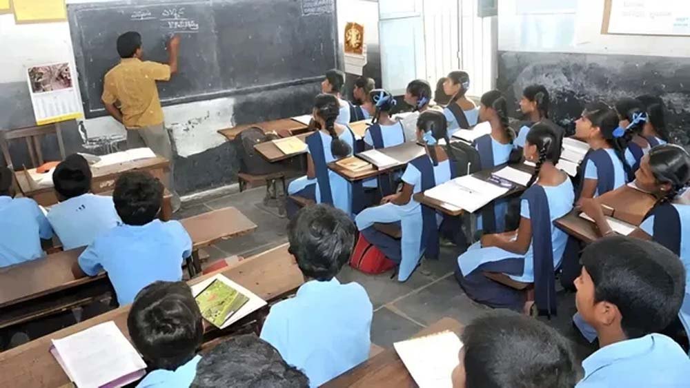 बिहार के 73 हजार सरकारी स्कूलों को मिलेगा पूर्व छात्रों और CSR का सहारा बिहार के 73 हजार सरकारी स्कूलों को मिलेगा पूर्व छात्रों और CSR का सहारा