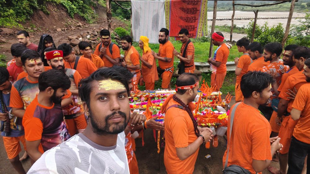 ग्राम निगहरी से निकली कांवड़ यात्रा, नर्मदा तट मालपुर से जल लेकर कासिया धाम में करेंगे भोलेनाथ का जलाभिषेक ग्राम निगहरी से निकली कांवड़ यात्रा, नर्मदा तट मालपुर से जल लेकर कासिया धाम में करेंगे भोलेनाथ का जलाभिषेक