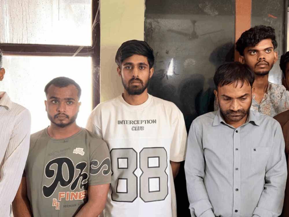 दुर्ग कृषि विवि पेपर लीक मामले में बड़ी कार्रवाई, प्राचार्य और मास्टरमाइंड बर्खास्त दुर्ग कृषि विवि पेपर लीक मामले में बड़ी कार्रवाई, प्राचार्य और मास्टरमाइंड बर्खास्त