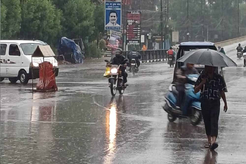 CG में 3 दिन बाद फिर जोर पकड़ेगा मानसून, आज रायपुर समेत कई इलाकों में बारिश के आसार CG में 3 दिन बाद फिर जोर पकड़ेगा मानसून, आज रायपुर समेत कई इलाकों में बारिश के आसार