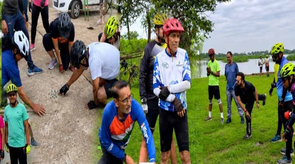 CG में ‘बचपन सीरीज’ का दिखा खास उत्साह, 25 से 65 वर्ष तक के लोगों ने लिया खेलों का आनंद CG में ‘बचपन सीरीज’ का दिखा खास उत्साह, 25 से 65 वर्ष तक के लोगों ने लिया खेलों का आनंद