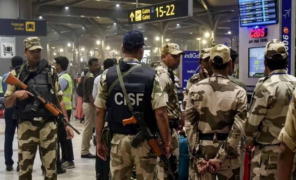 CG हाईकोर्ट का बड़ा फैसला, सेना पर आपत्तिजनक पोस्ट करने वाले CISF कांस्टेबल की सैलरी कटौती बरकरार CG हाईकोर्ट का बड़ा फैसला, सेना पर आपत्तिजनक पोस्ट करने वाले CISF कांस्टेबल की सैलरी कटौती बरकरार